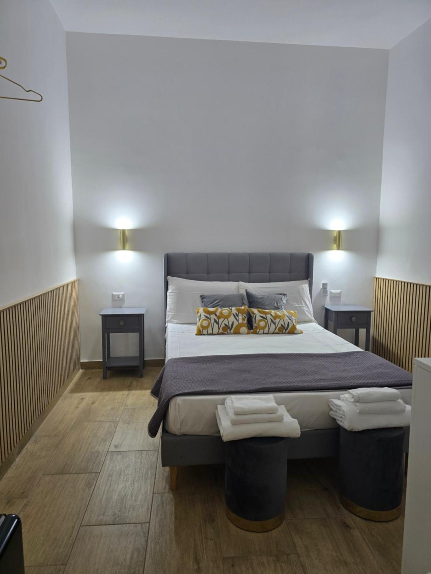 Ventre Luxury Rooms Naples Exterior photo